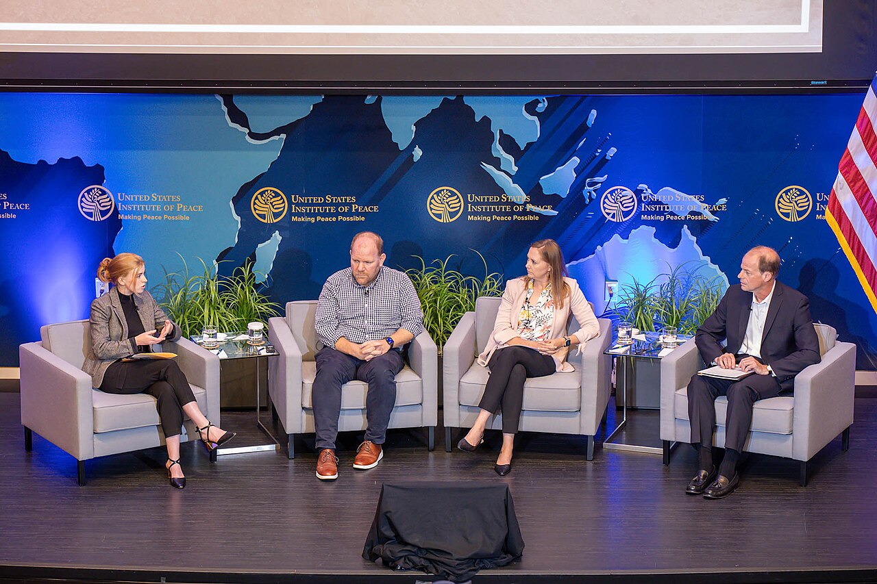 What Is Globalisation? Pros, Cons and Debates